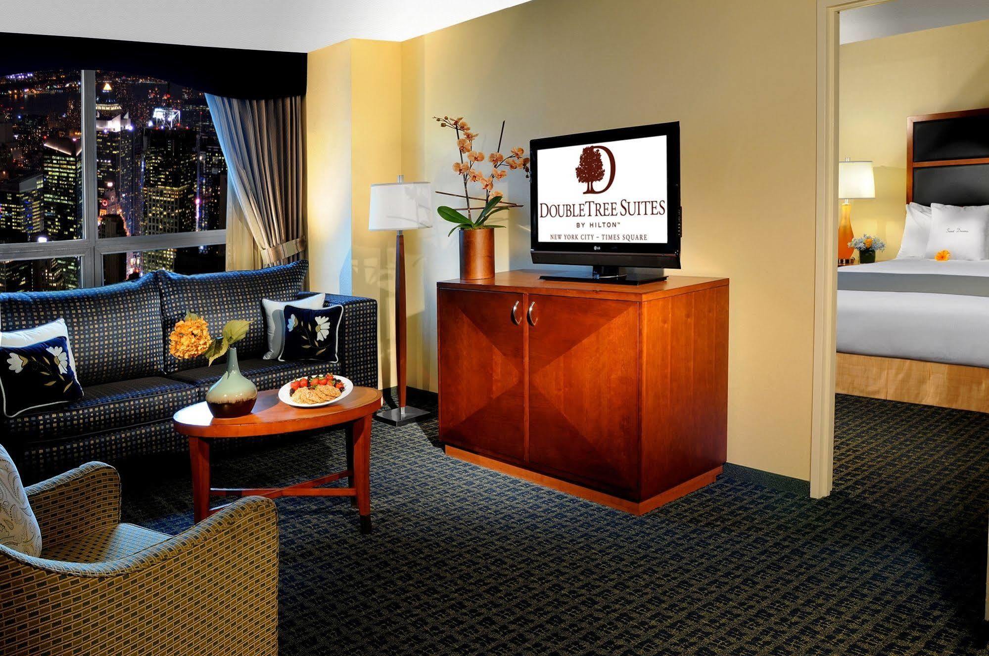 Doubletree Suites By Hilton Nyc - Times Square New York Szoba fotó